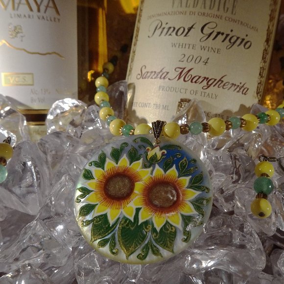 Handcrafted artisanal necklace & earring set in a sunny Tuscan design - Picture 6 of 6